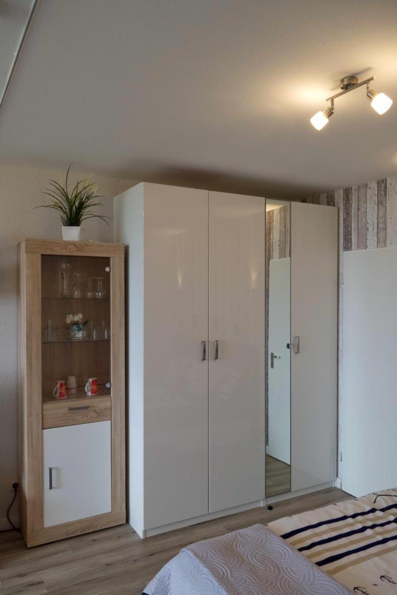 Inselblume 80 - Gemuetliche Ferienwohnung, Blick Auf Die Fehmarnsundbruecke Burgtiefe auf Fehmarn Extérieur photo